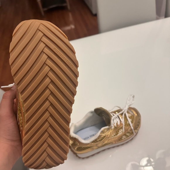 Bottega Veneta Gold - Picture 5 of 6